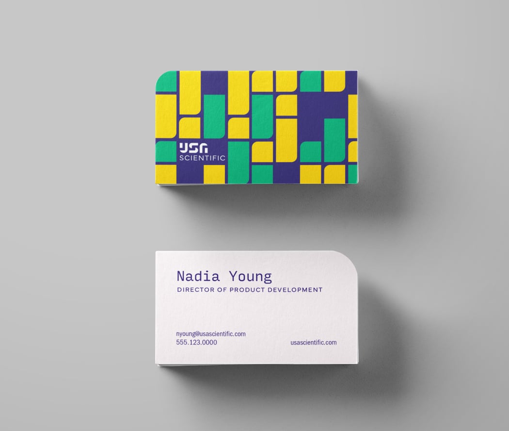 Front and back side of USA Scientific business cards